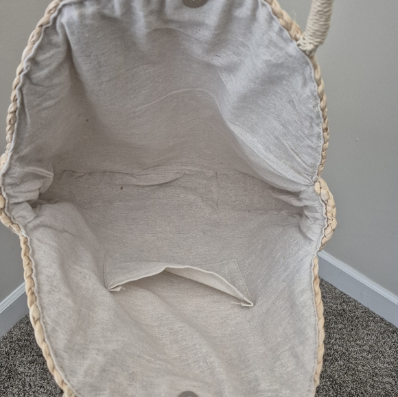 Straw Purse - Picture 5 of 6